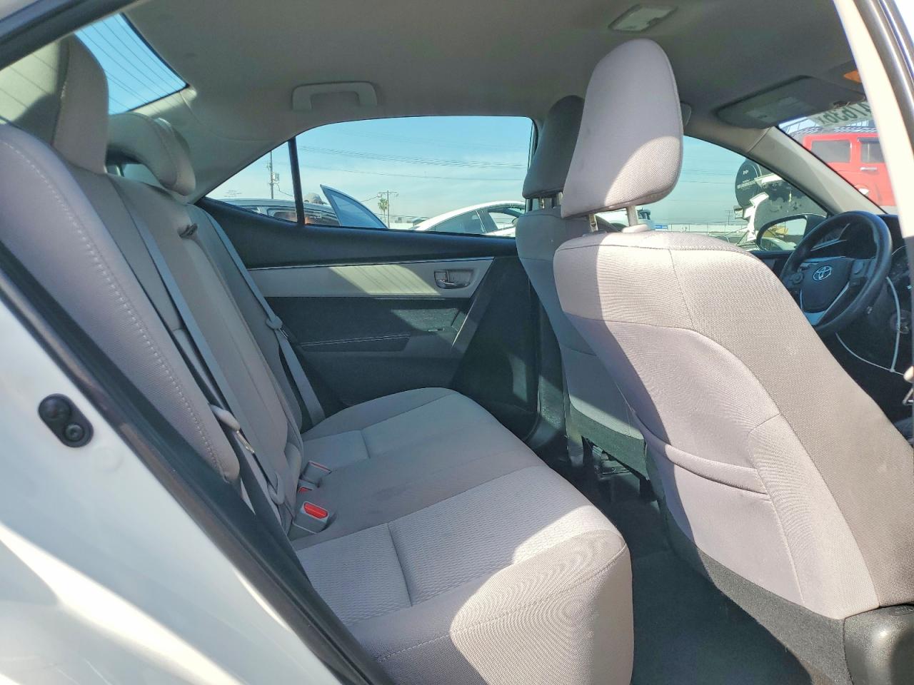 2016 TOYOTA COROLLA LE photo 10
