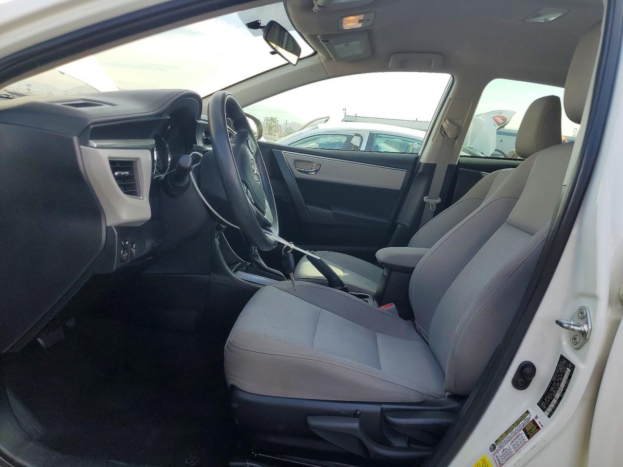 2016 TOYOTA COROLLA LE photo 7