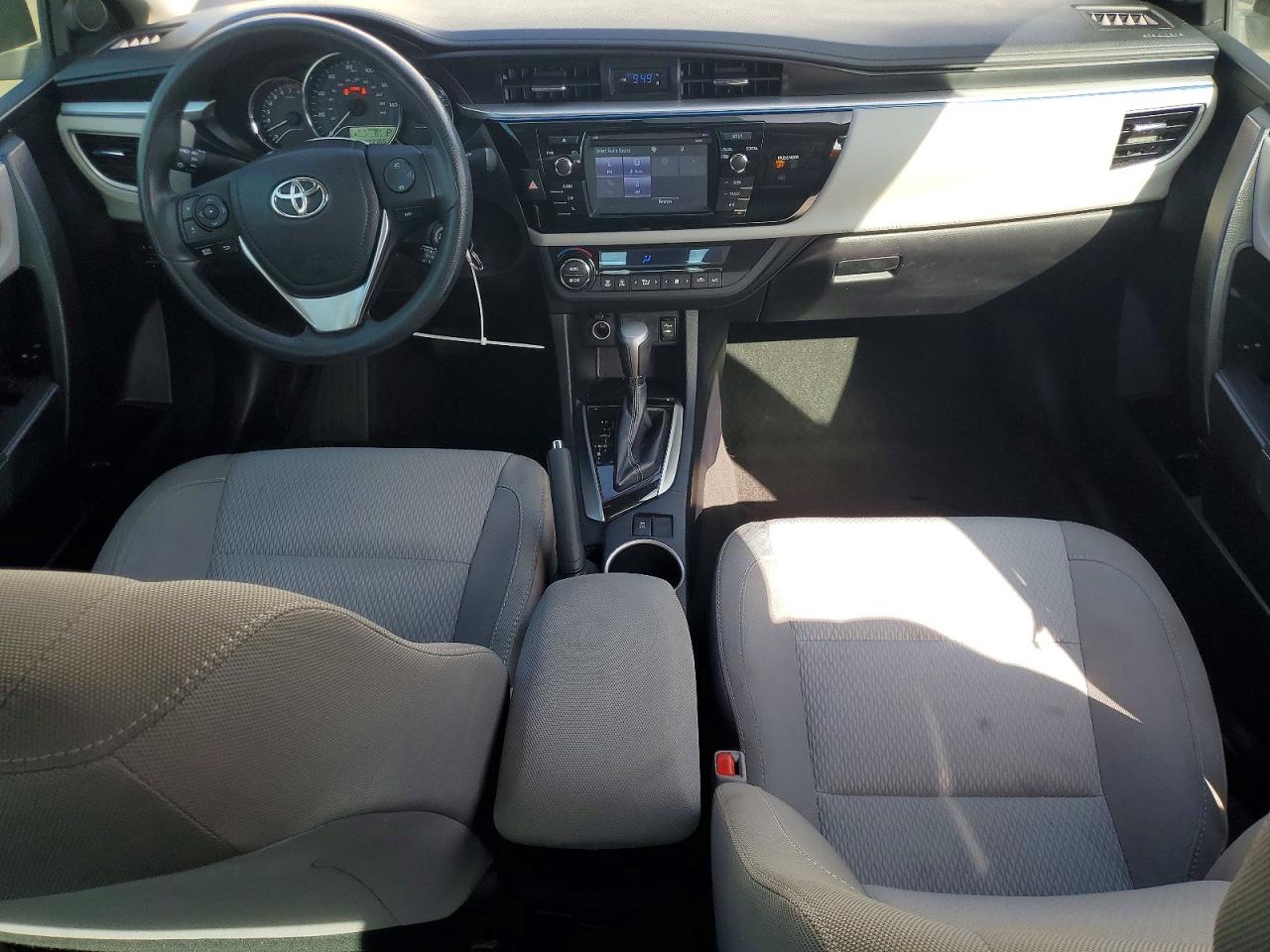 2016 TOYOTA COROLLA LE photo 8