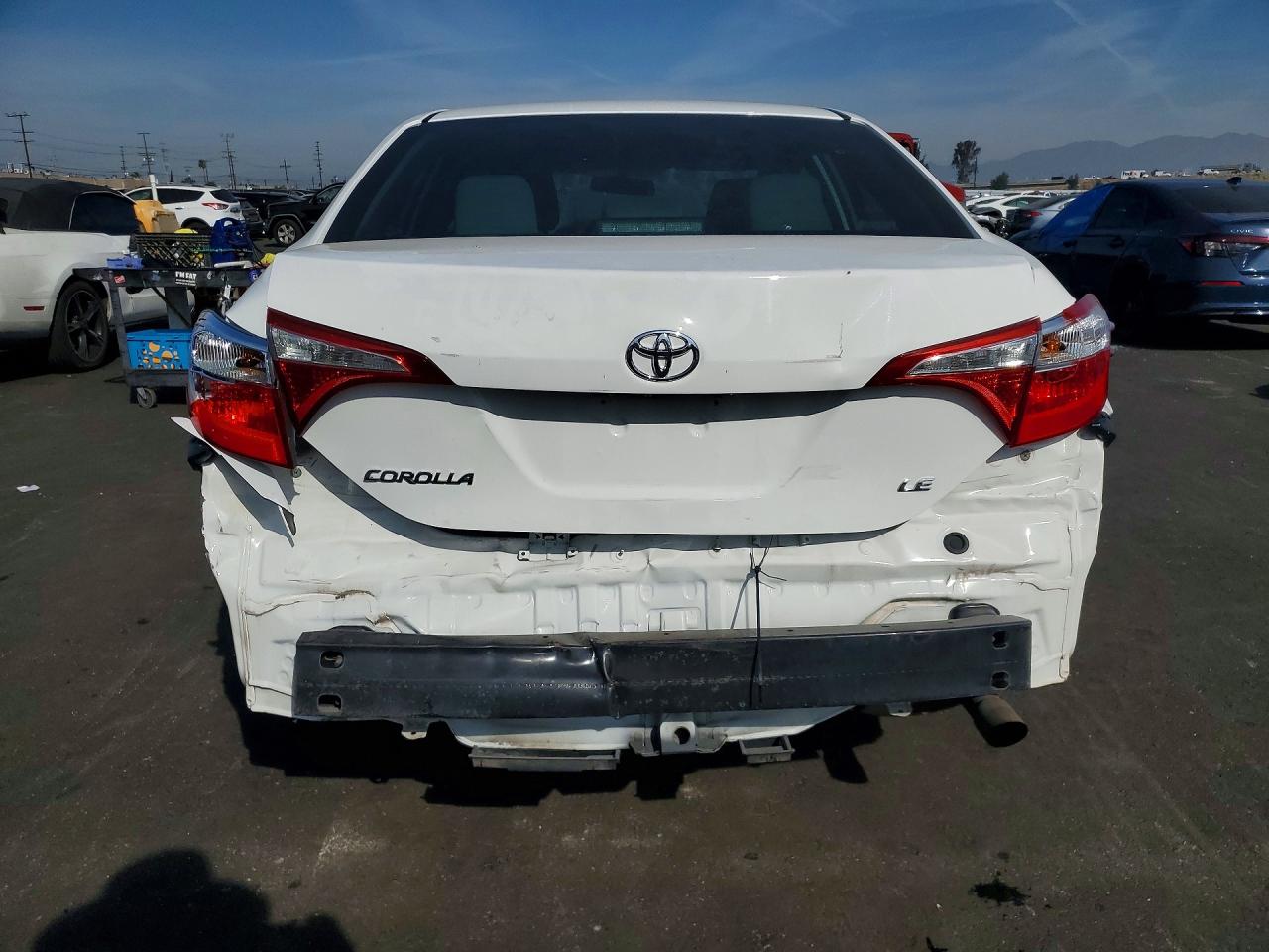 2016 TOYOTA COROLLA LE photo 6