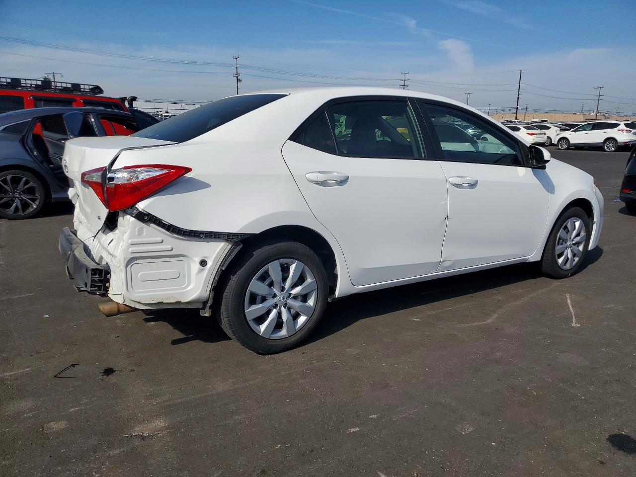 2016 TOYOTA COROLLA LE photo 3