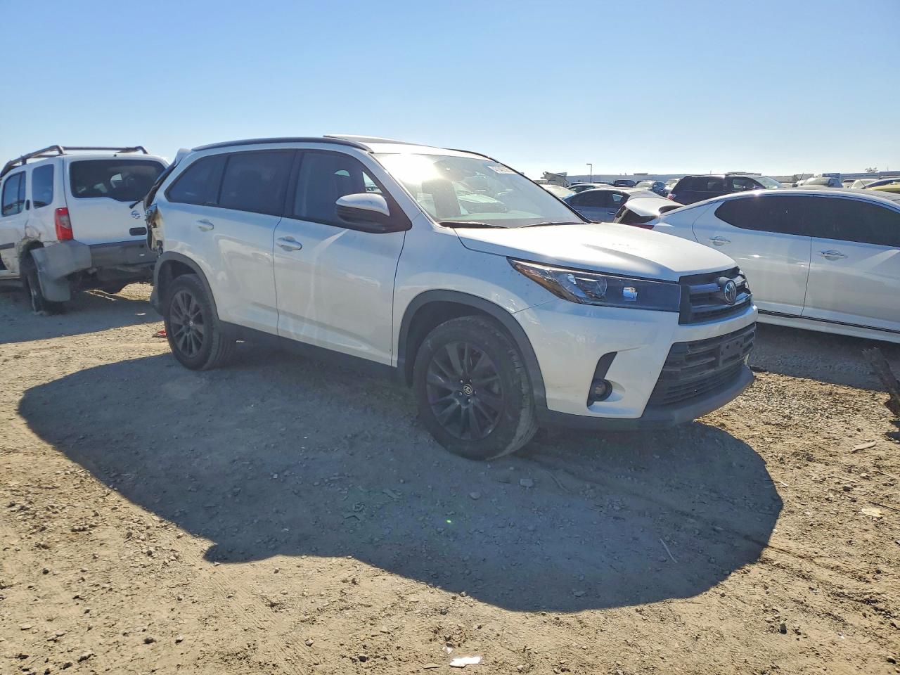 2019 TOYOTA HIGHLANDER SE photo 10