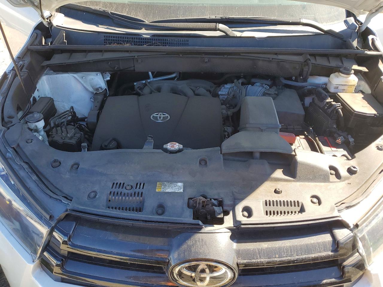 2019 TOYOTA HIGHLANDER SE photo 34
