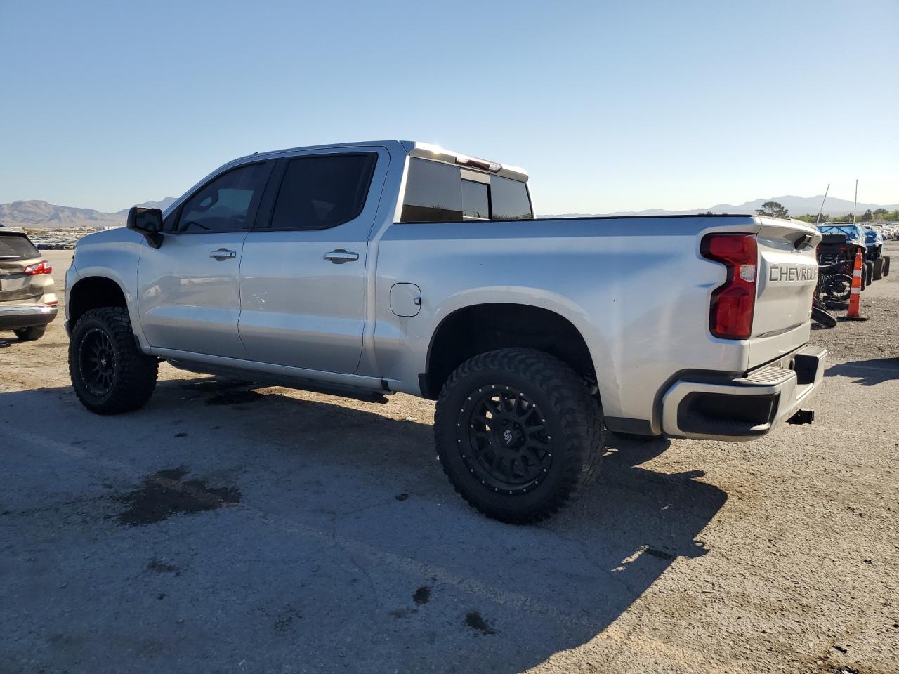 2020 CHEVROLET SILVERADO C1500 RST photo 3
