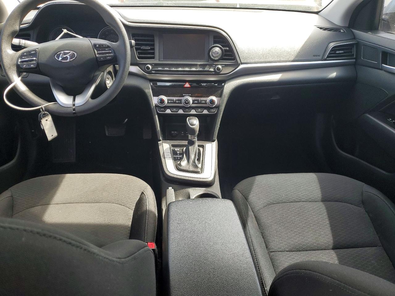 2020 HYUNDAI ELANTRA SEL photo 8