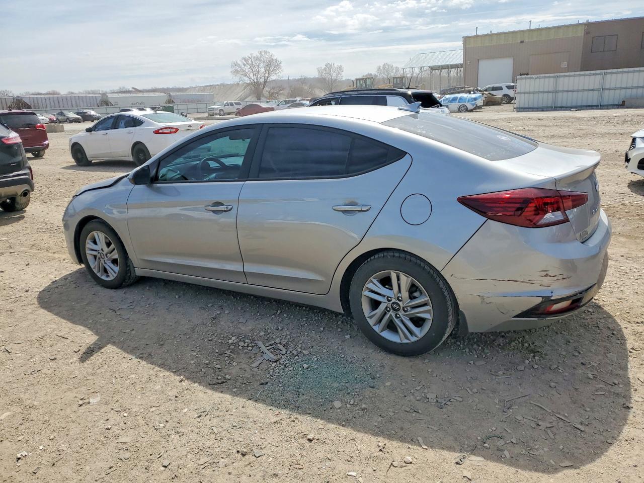 2020 HYUNDAI ELANTRA SEL photo 2