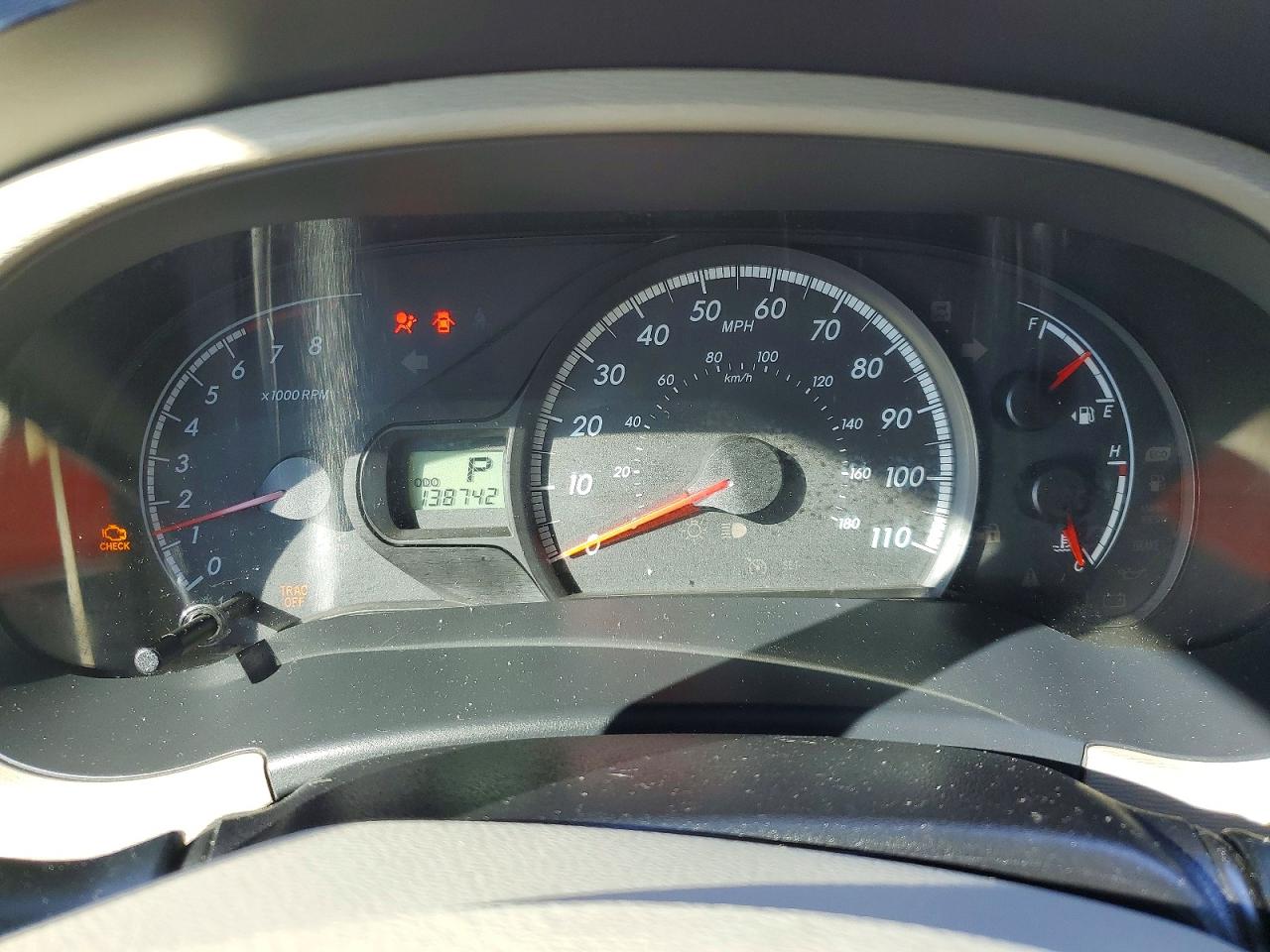 2013 TOYOTA SIENNA LE 8-PASSENGER photo 9