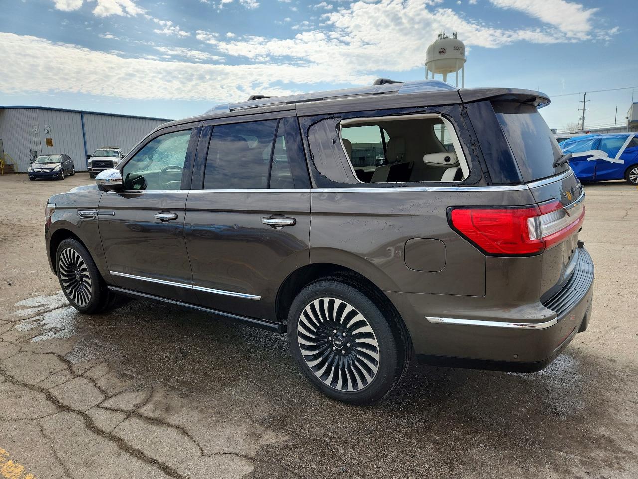 2019 LINCOLN NAVIGATOR BLACK LABEL photo 3