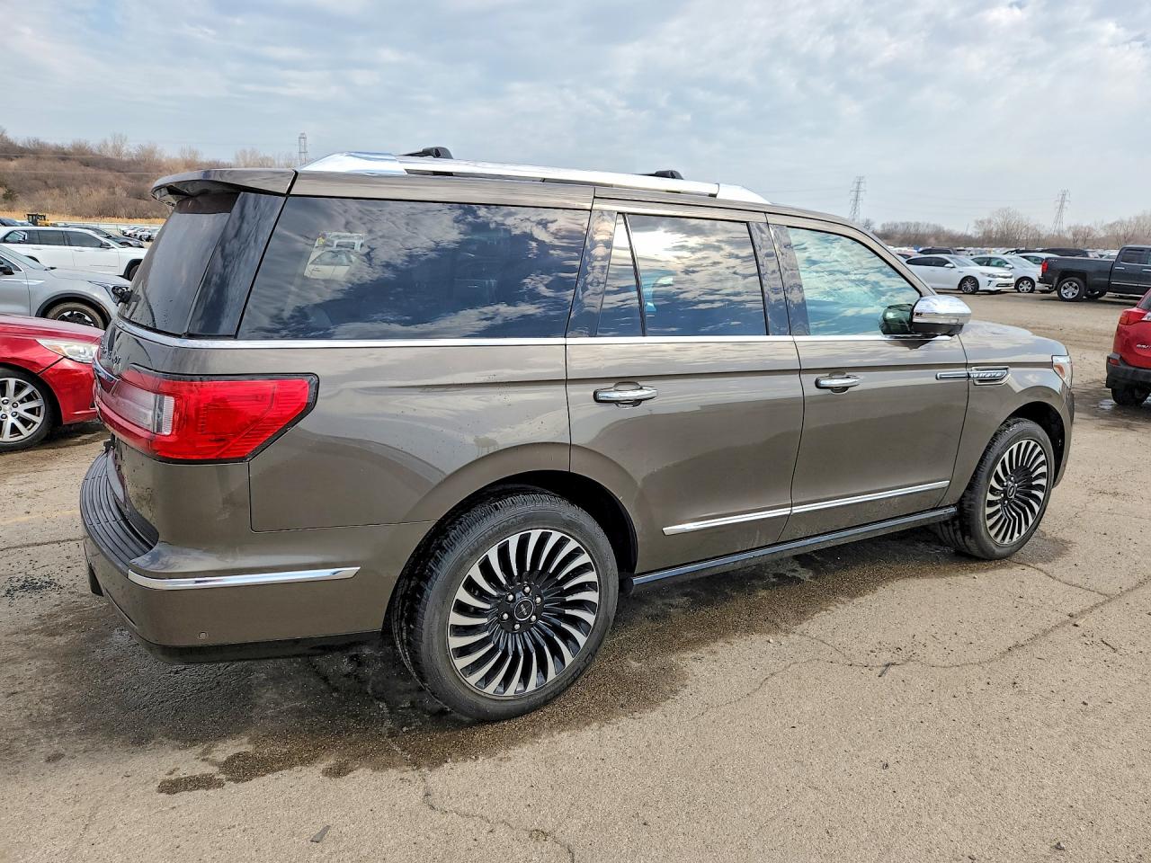 2019 LINCOLN NAVIGATOR BLACK LABEL photo 5