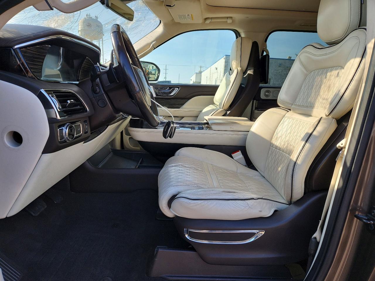 2019 LINCOLN NAVIGATOR BLACK LABEL photo 13