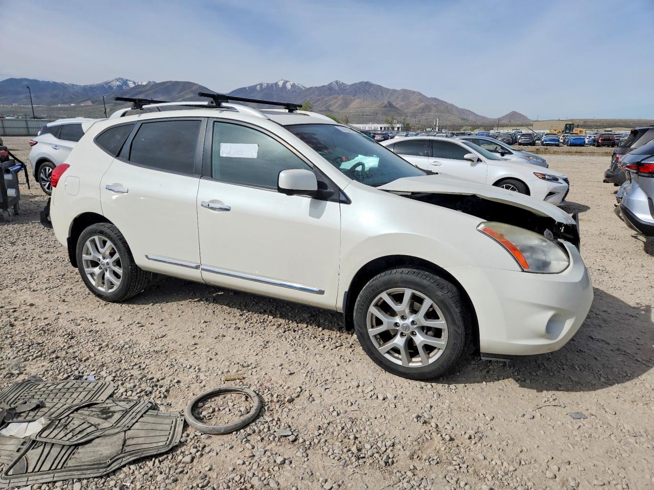 2013 NISSAN ROGUE S photo 4