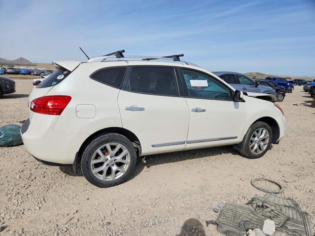2013 NISSAN ROGUE S photo 3
