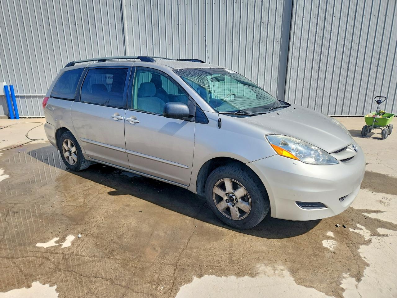 2006 TOYOTA SIENNA LE 8 PASSENGER photo 4