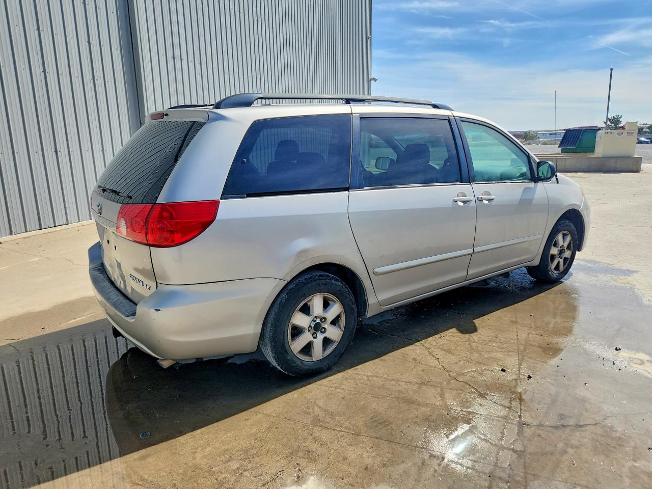 2006 TOYOTA SIENNA LE 8 PASSENGER photo 3