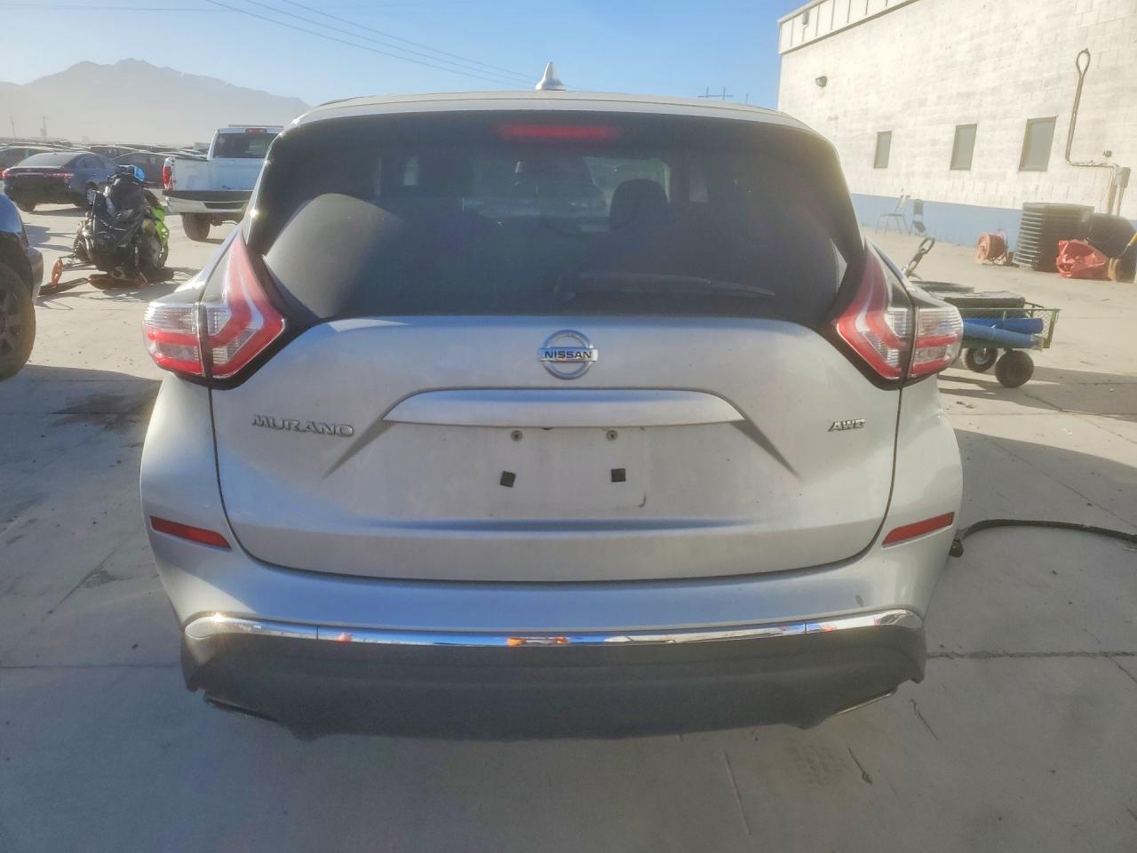 2017 NISSAN MURANO S photo 16