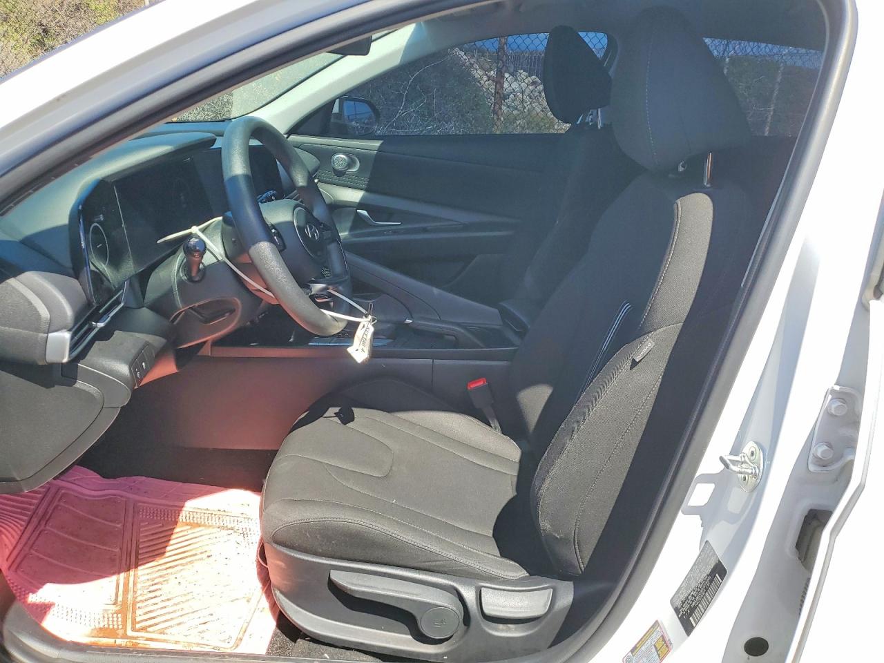 2024 HYUNDAI ELANTRA SEL photo 7