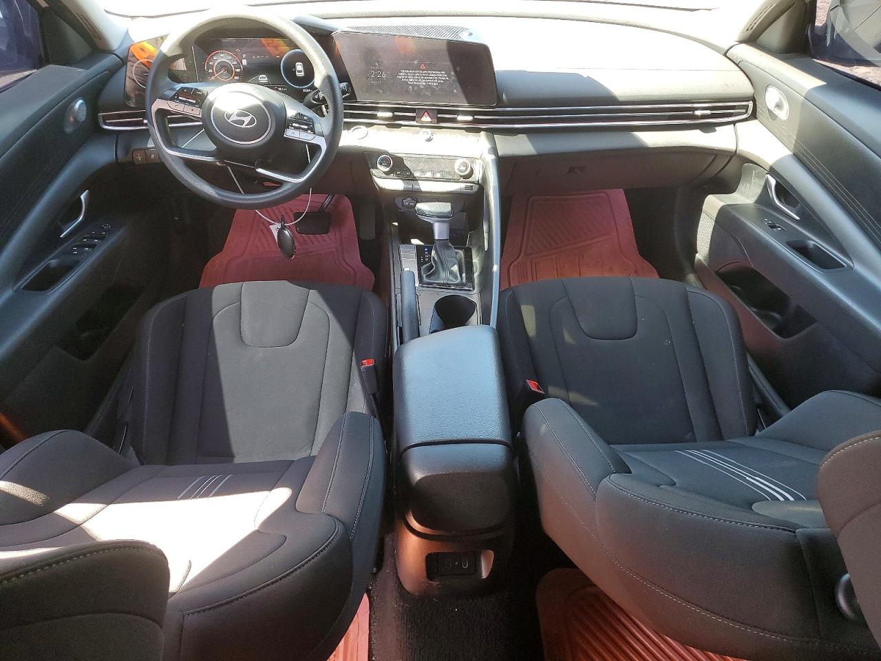 2024 HYUNDAI ELANTRA SEL photo 8