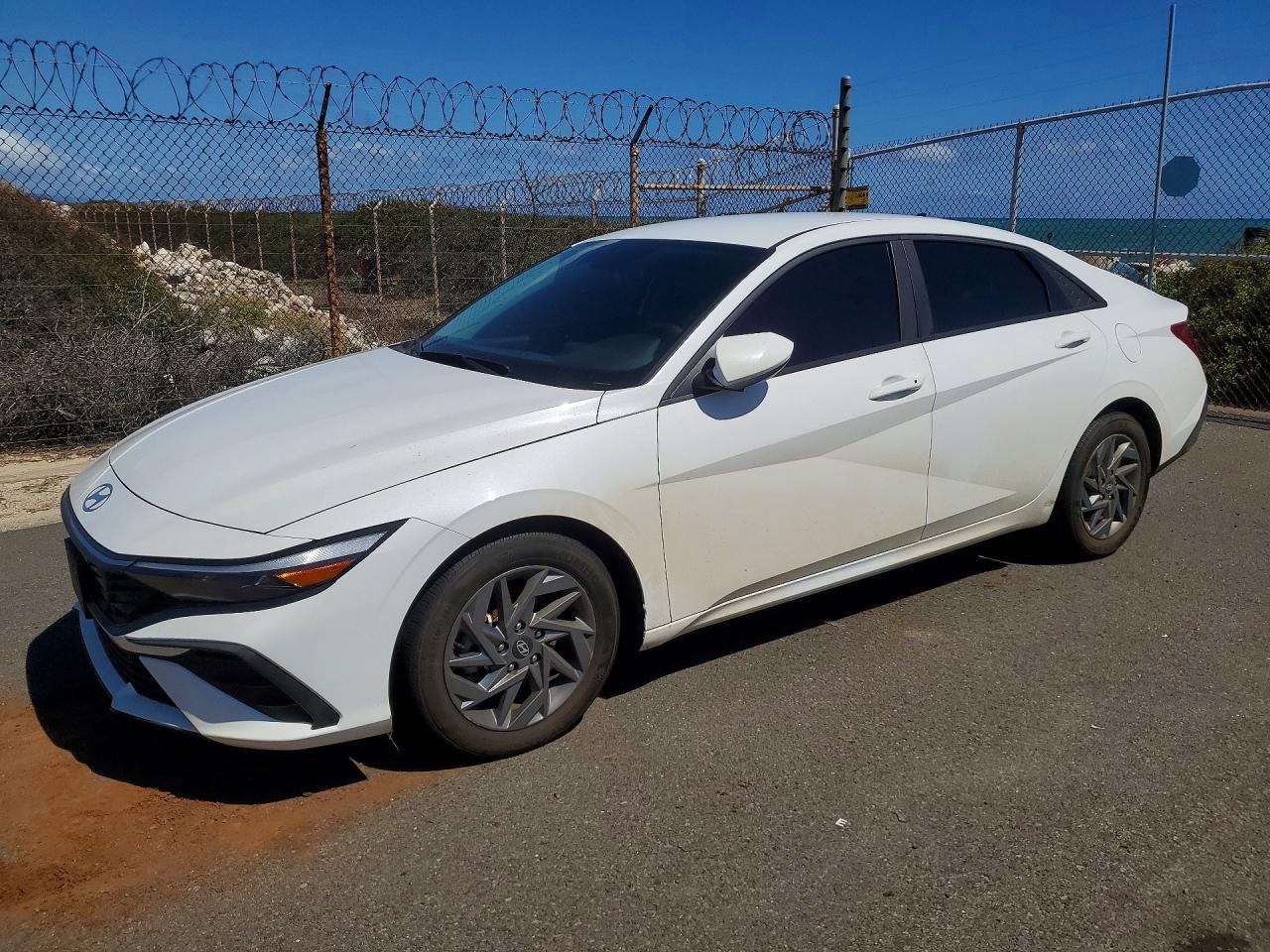 2024 HYUNDAI ELANTRA