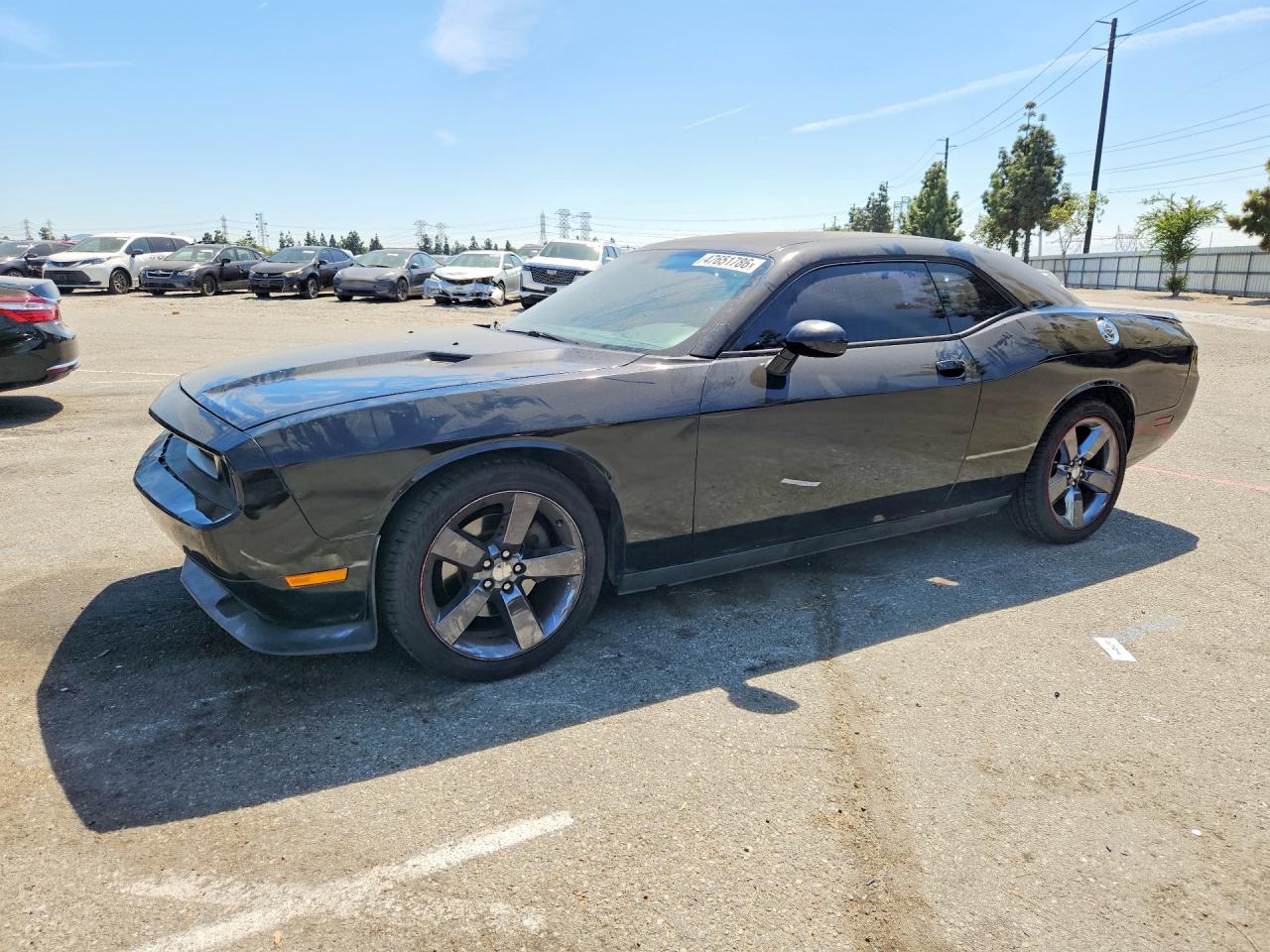 2013 DODGE CHALLENGER SXT photo 2