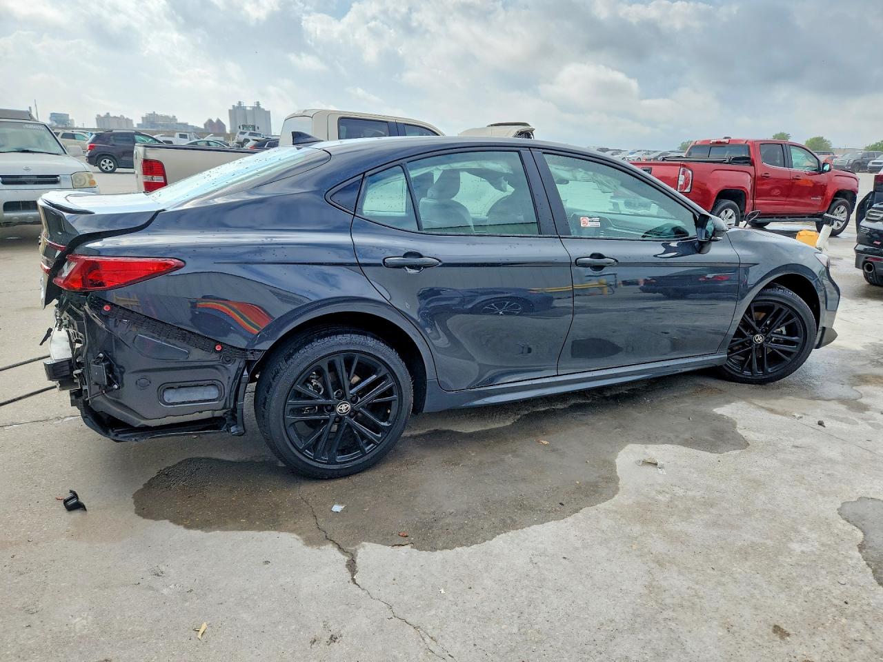 2025 TOYOTA CAMRY SE photo 5