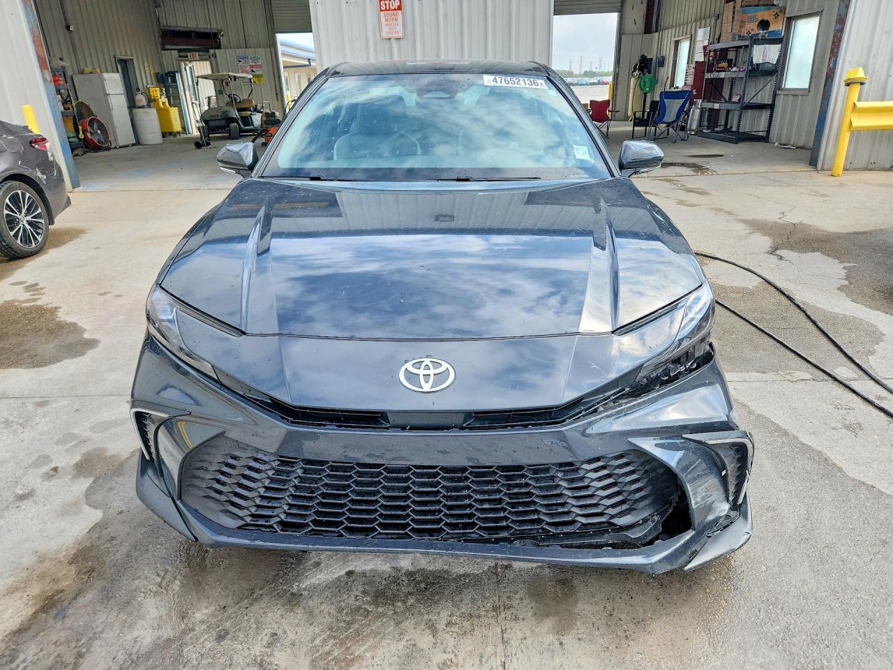2025 TOYOTA CAMRY SE photo 9