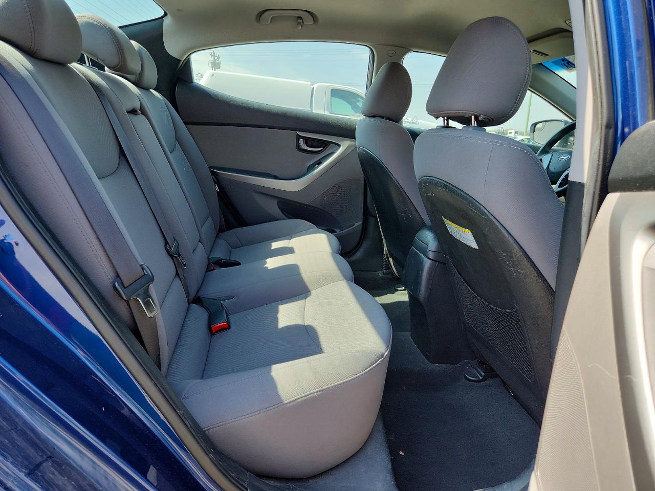 2015 HYUNDAI ELANTRA SE photo 19