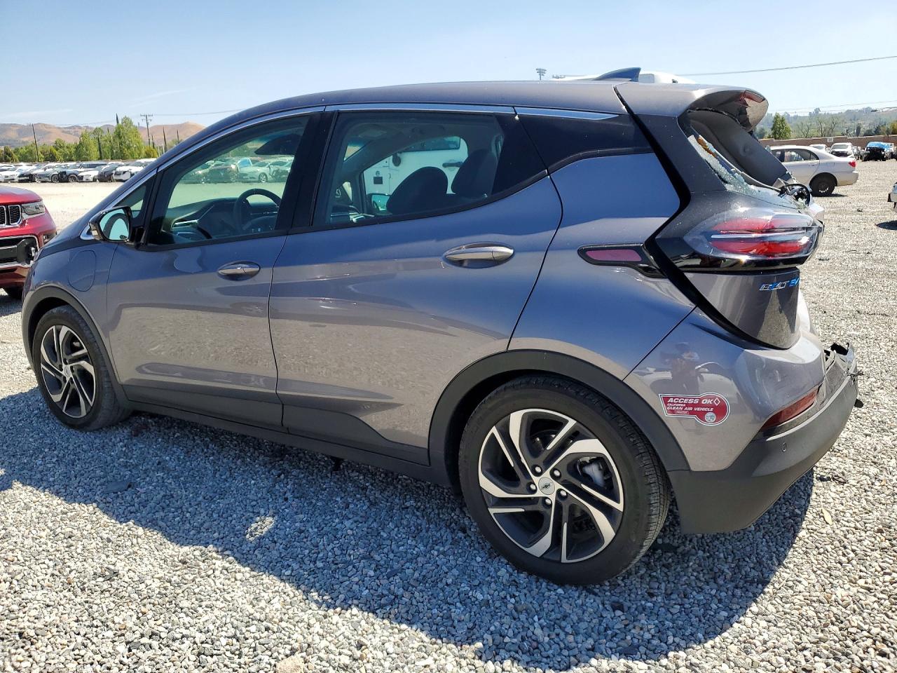 2023 CHEVROLET BOLT EV 2LT photo 2