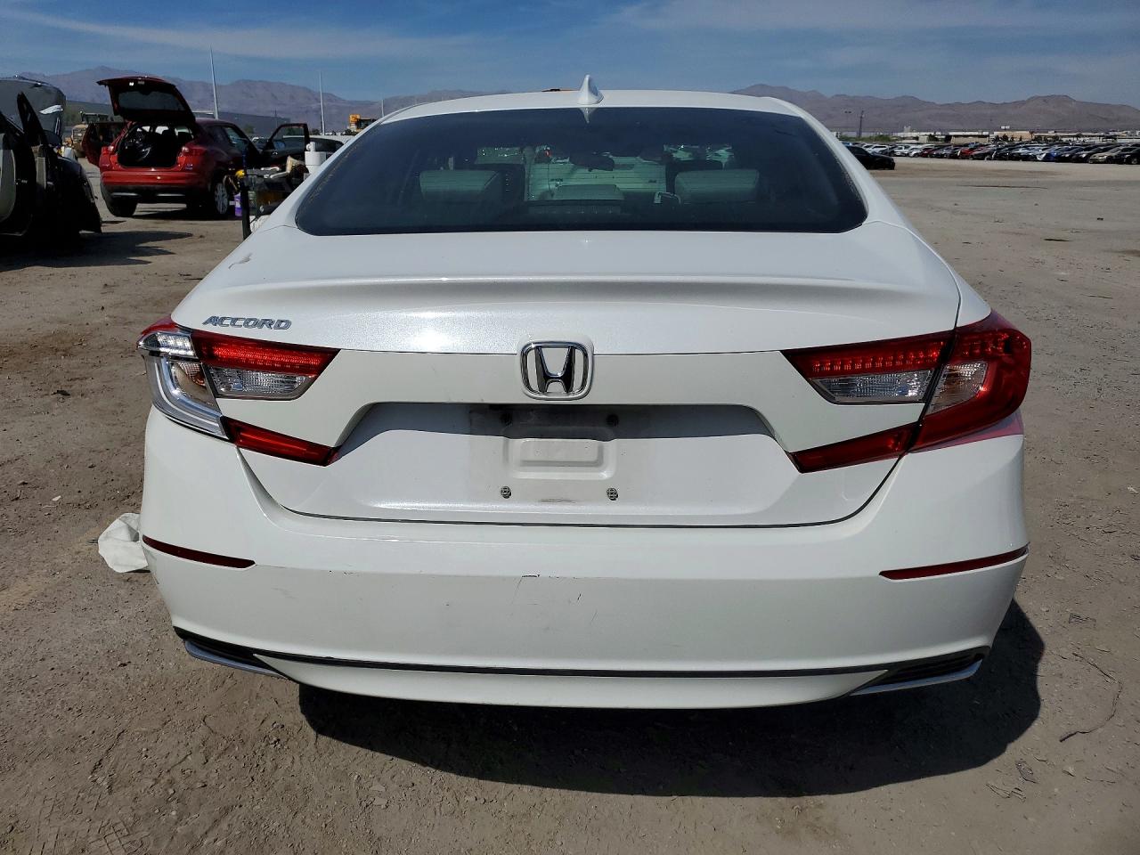2018 HONDA ACCORD EX photo 11