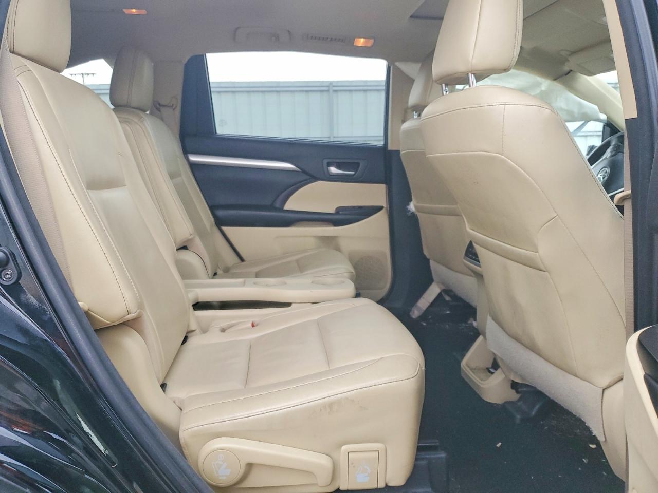 2018 TOYOTA HIGHLANDER XLE photo 31