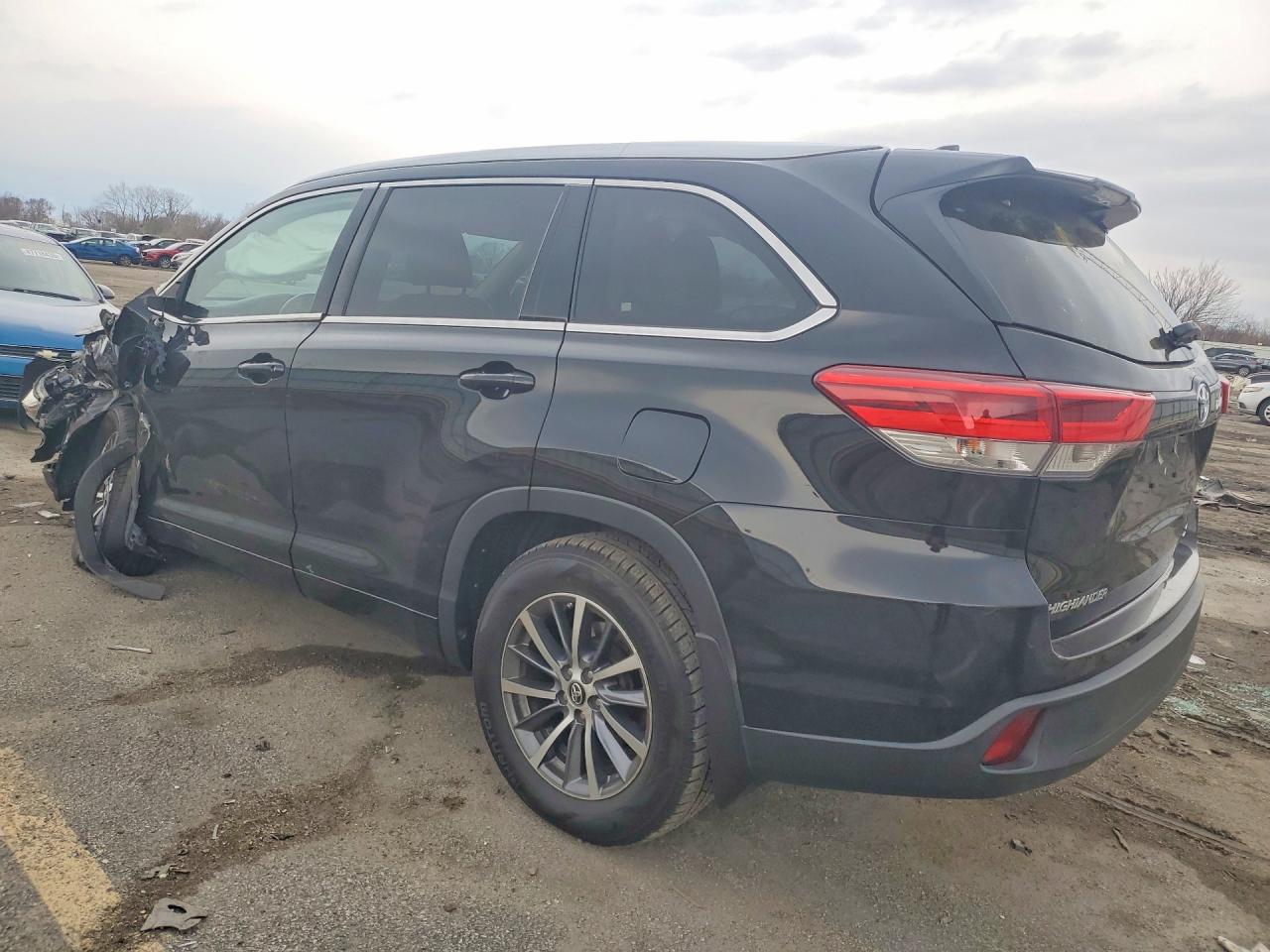 2018 TOYOTA HIGHLANDER XLE photo 4