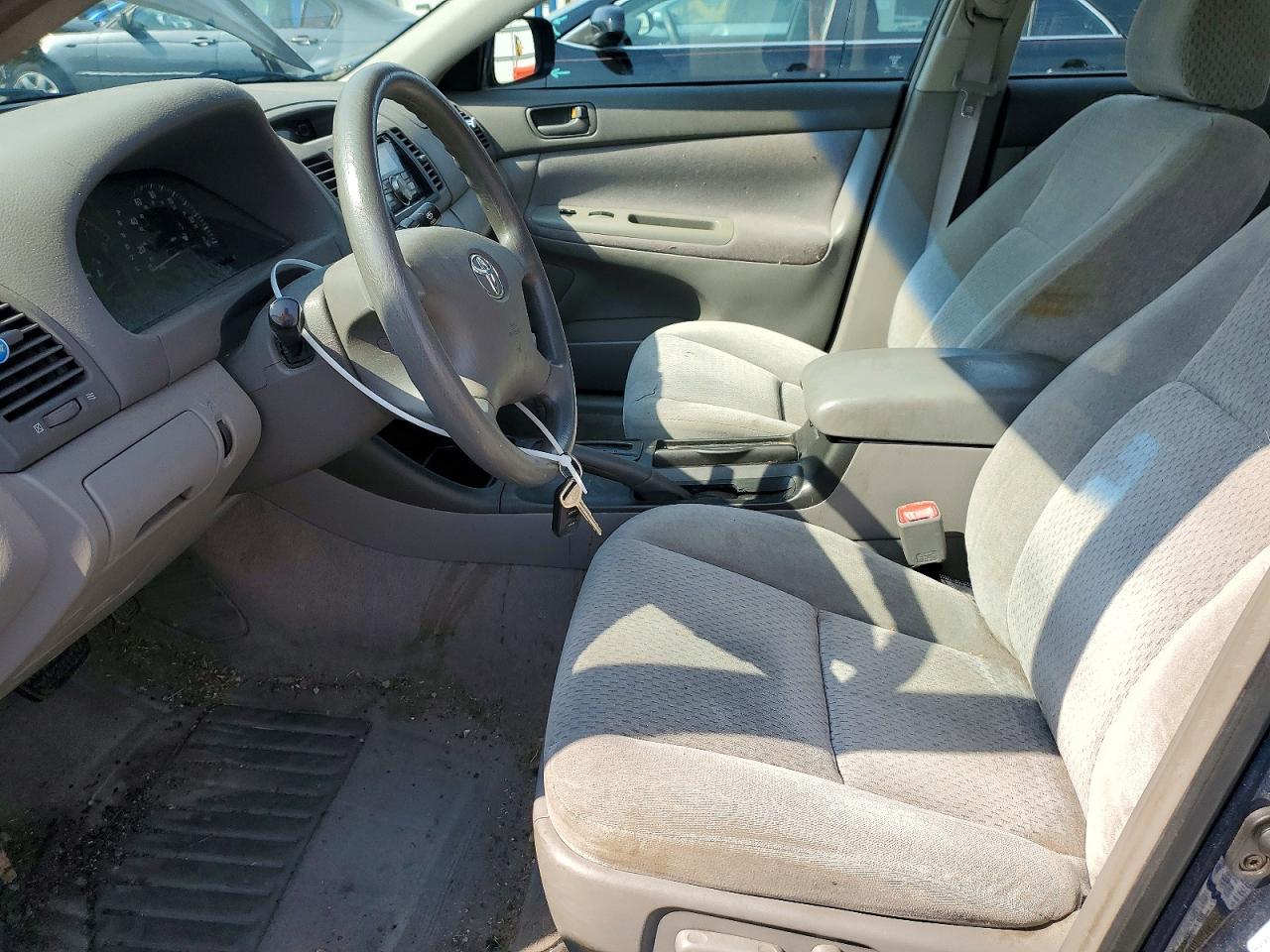 2004 TOYOTA CAMRY LE photo 7