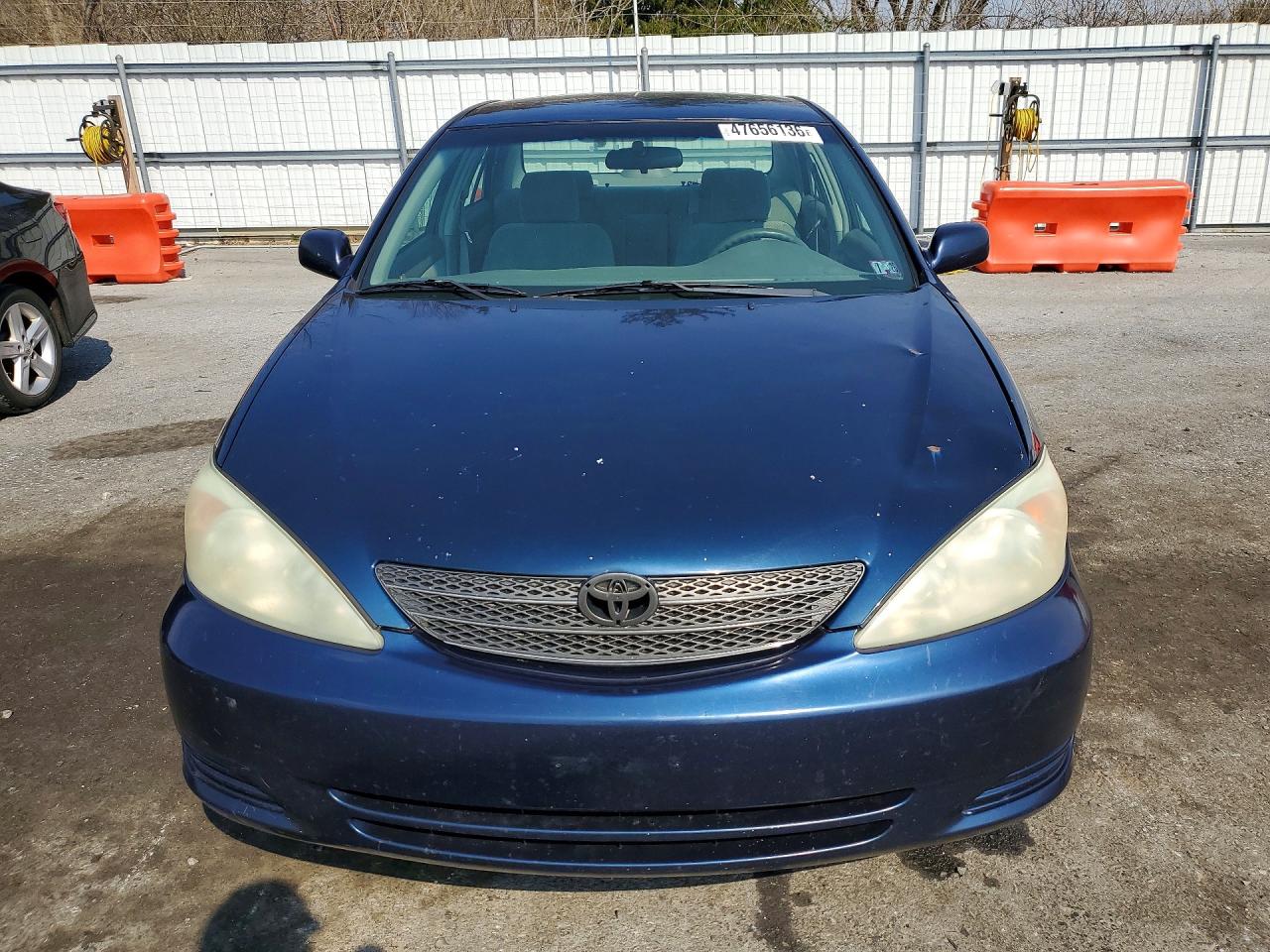 2004 TOYOTA CAMRY LE photo 5