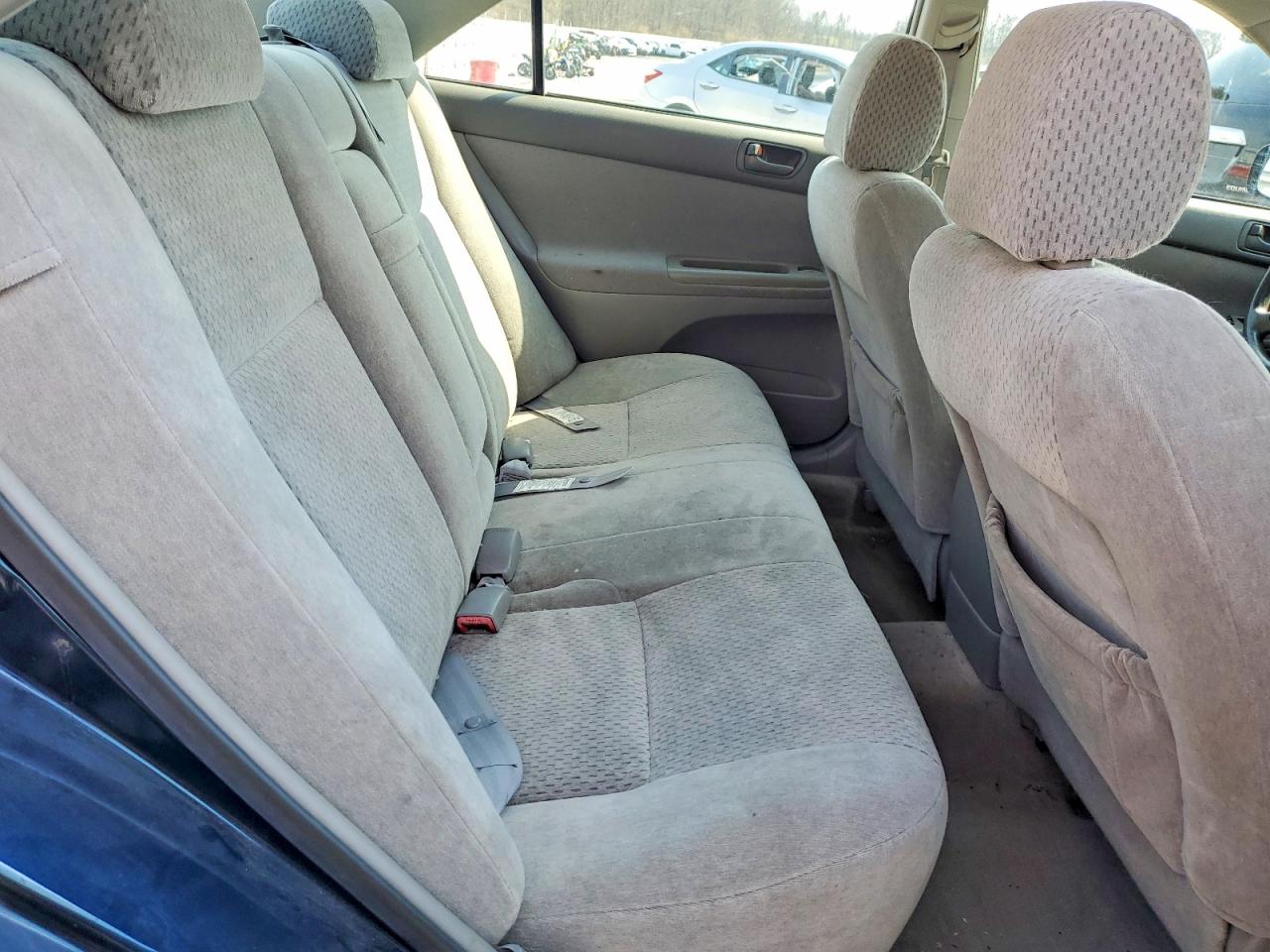 2004 TOYOTA CAMRY LE photo 10
