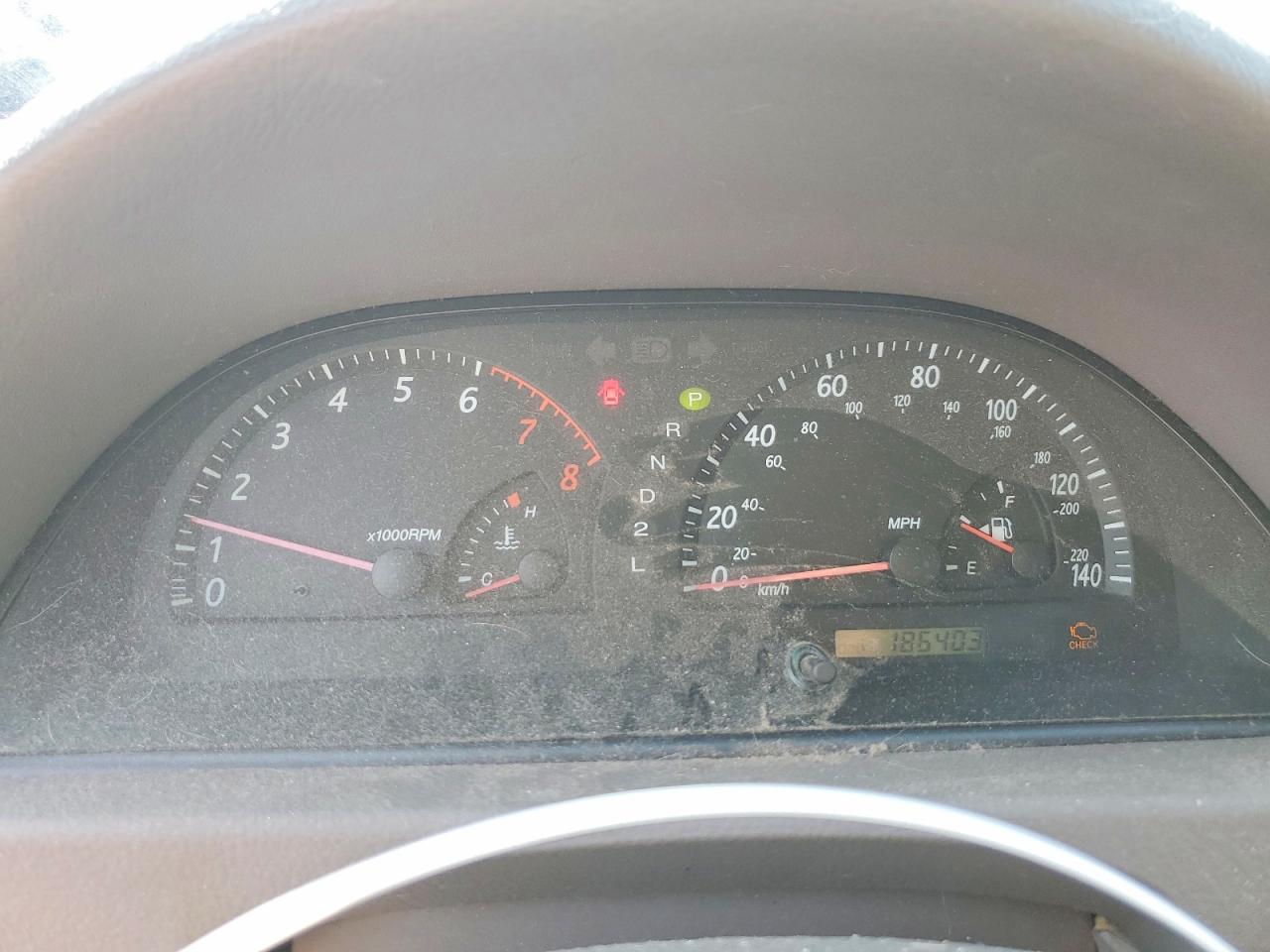 2004 TOYOTA CAMRY LE photo 9