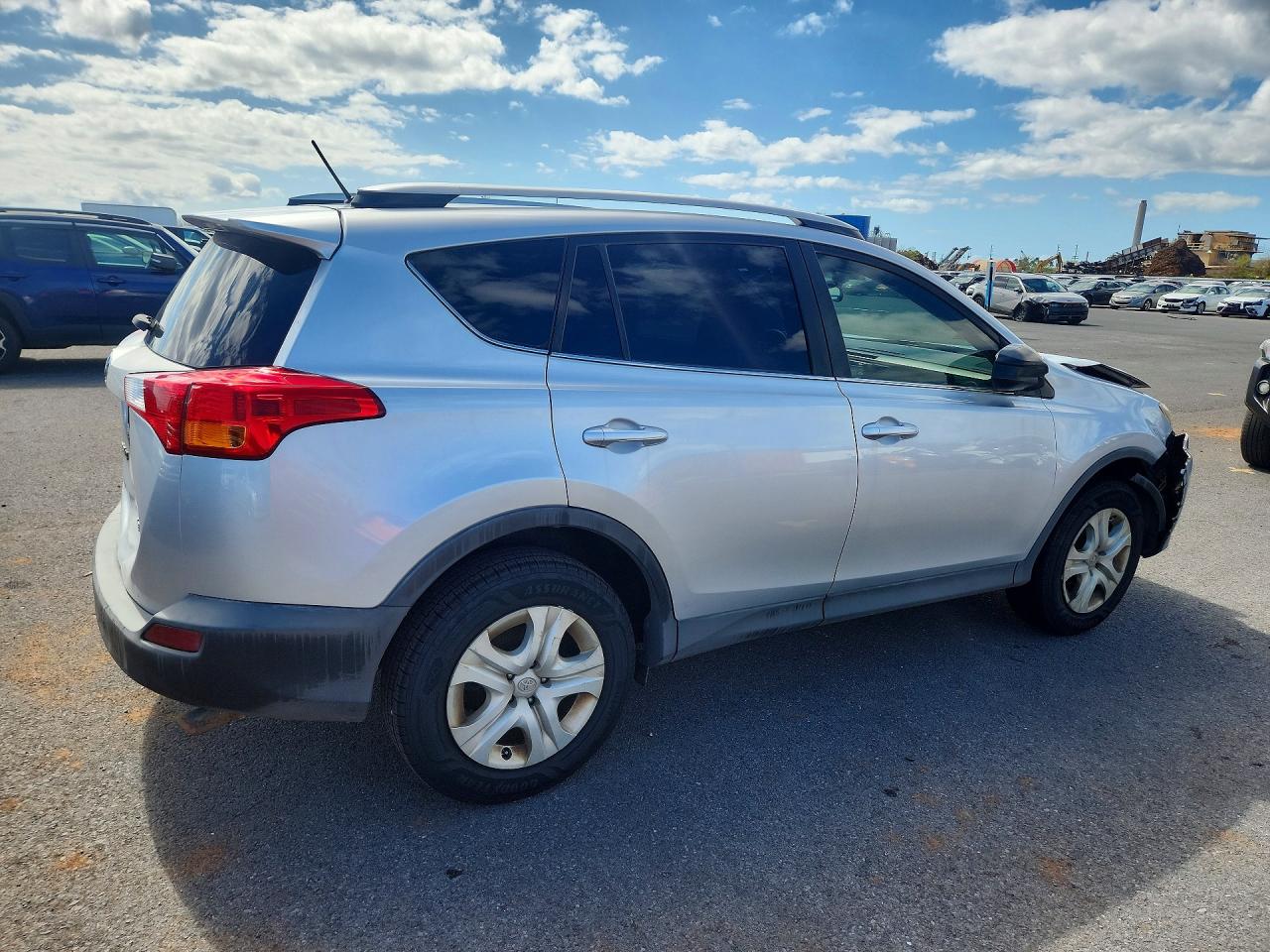 2014 TOYOTA RAV4 LE photo 5
