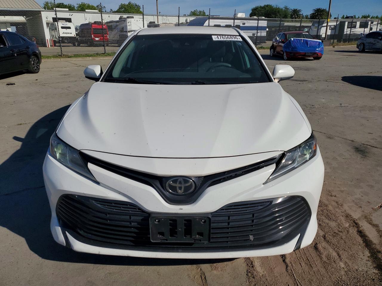 2020 TOYOTA CAMRY LE photo 9