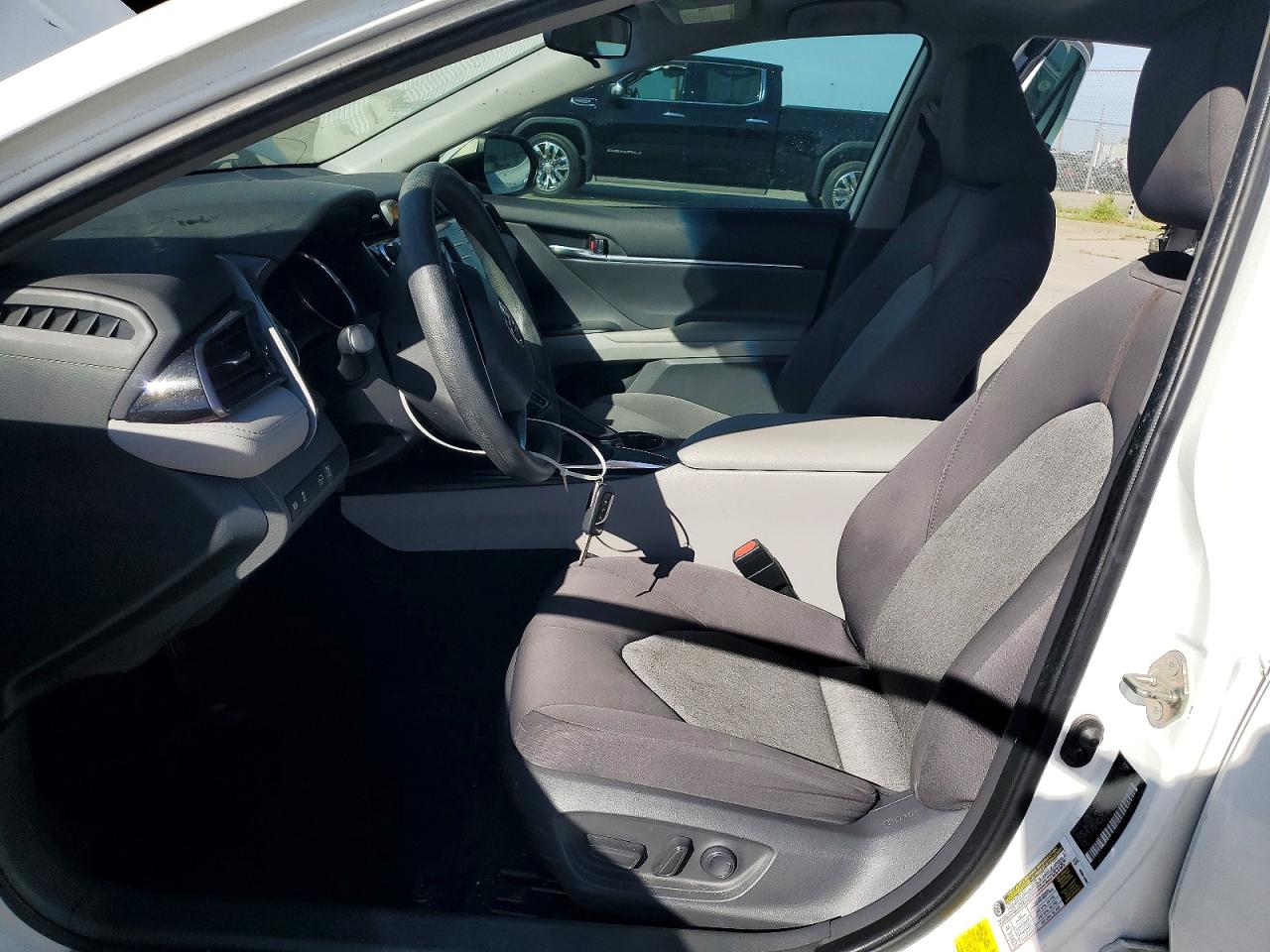 2020 TOYOTA CAMRY LE photo 13