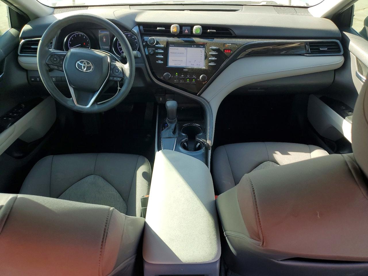 2020 TOYOTA CAMRY LE photo 15