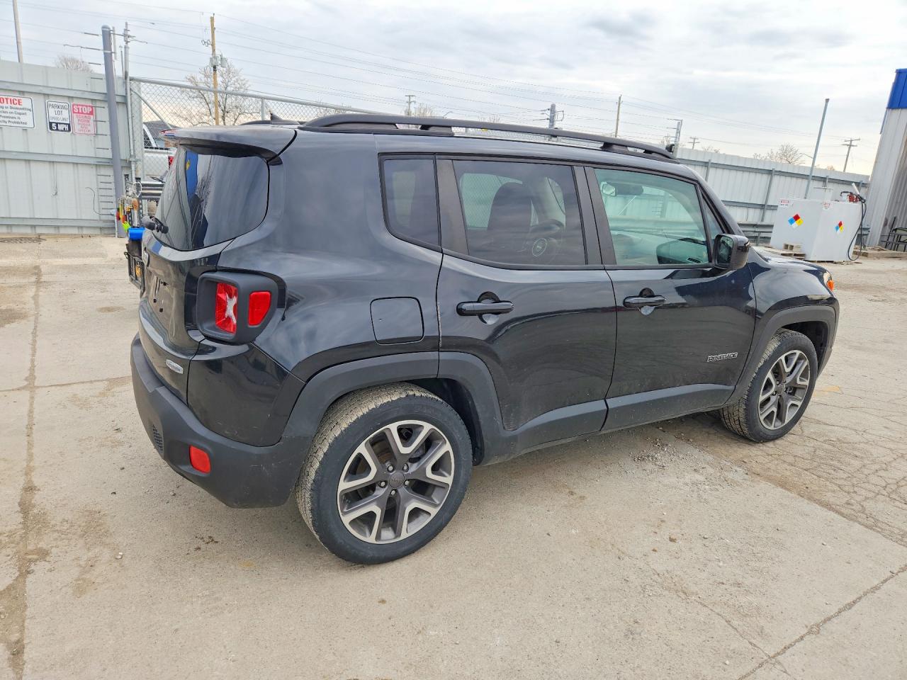 2017 JEEP RENEGADE LATITUDE photo 3