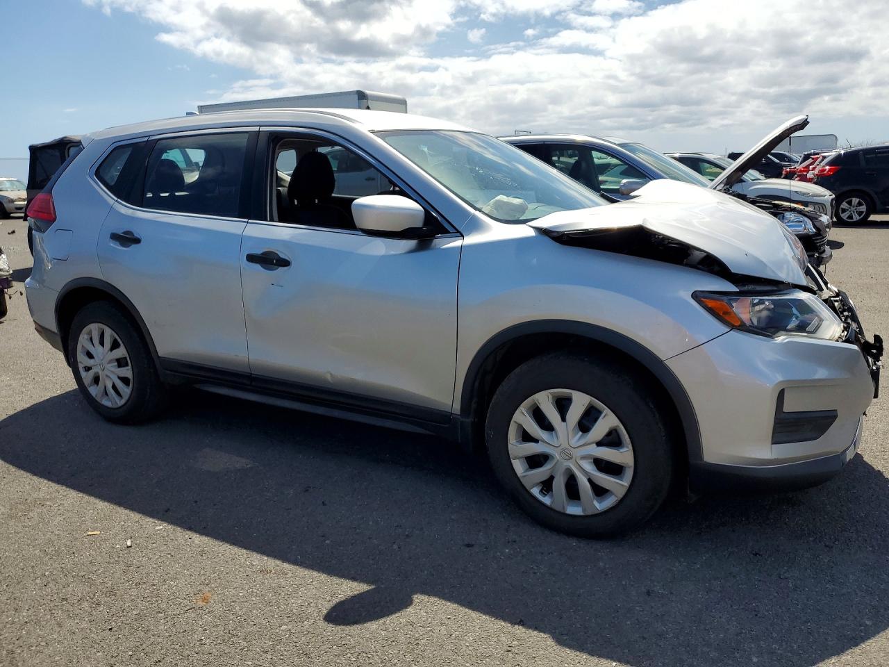 2017 NISSAN ROGUE S photo 4