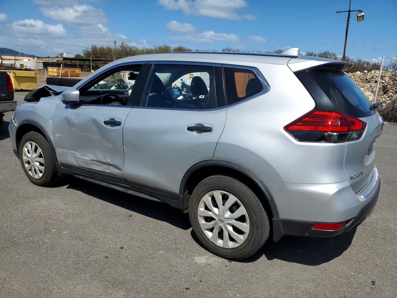 2017 NISSAN ROGUE S photo 2