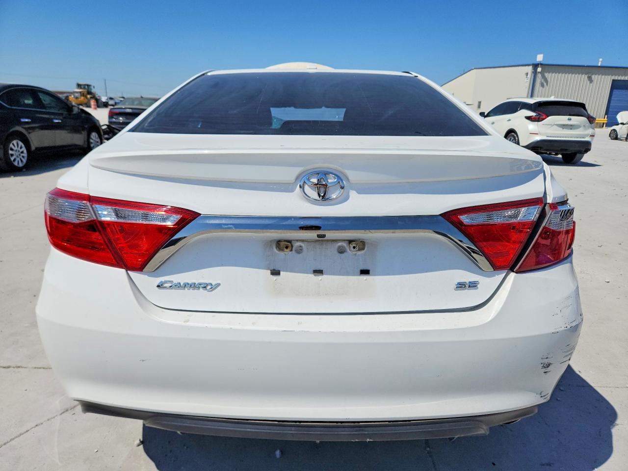 2017 TOYOTA CAMRY SE photo 11