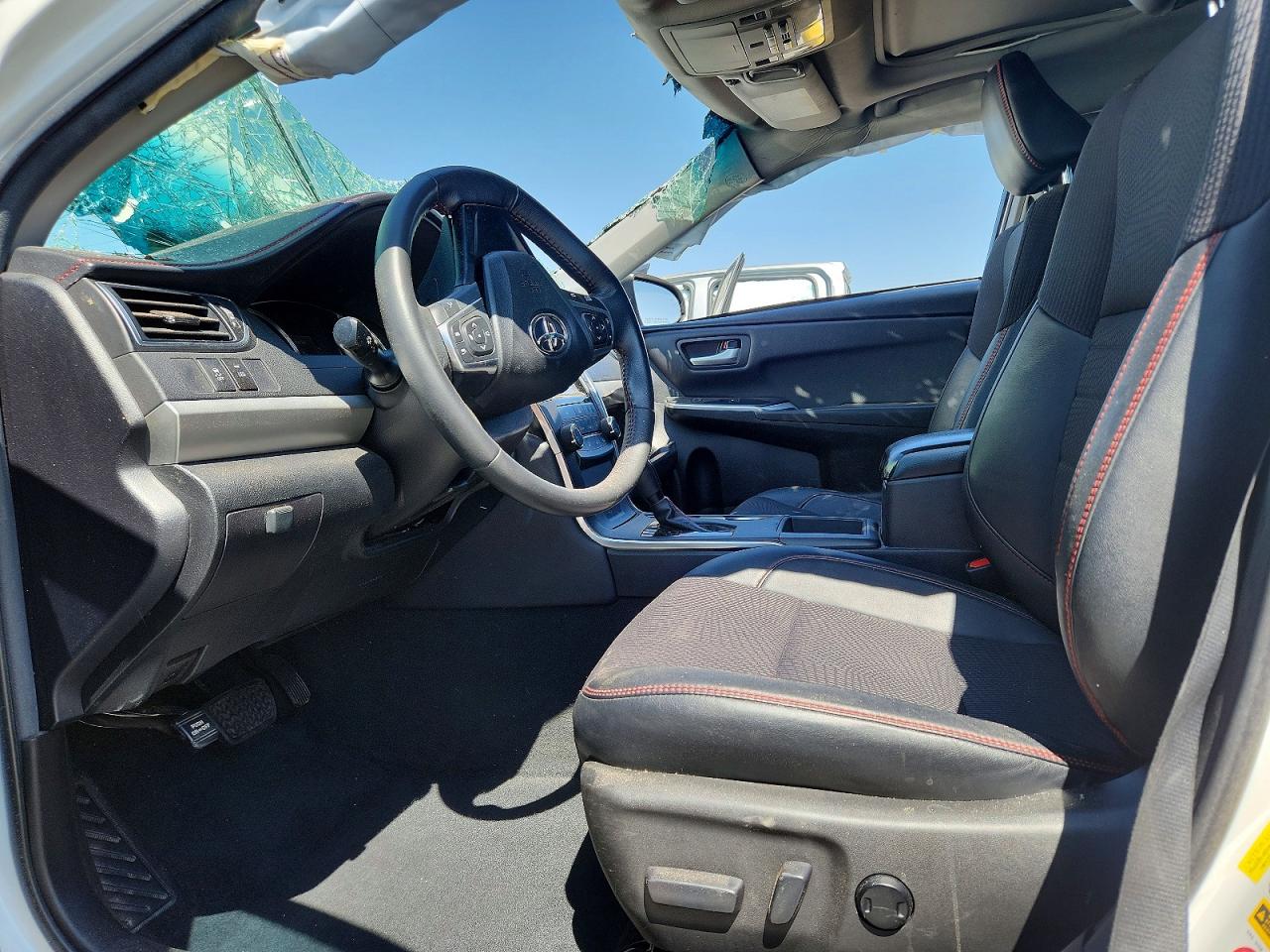 2017 TOYOTA CAMRY SE photo 13