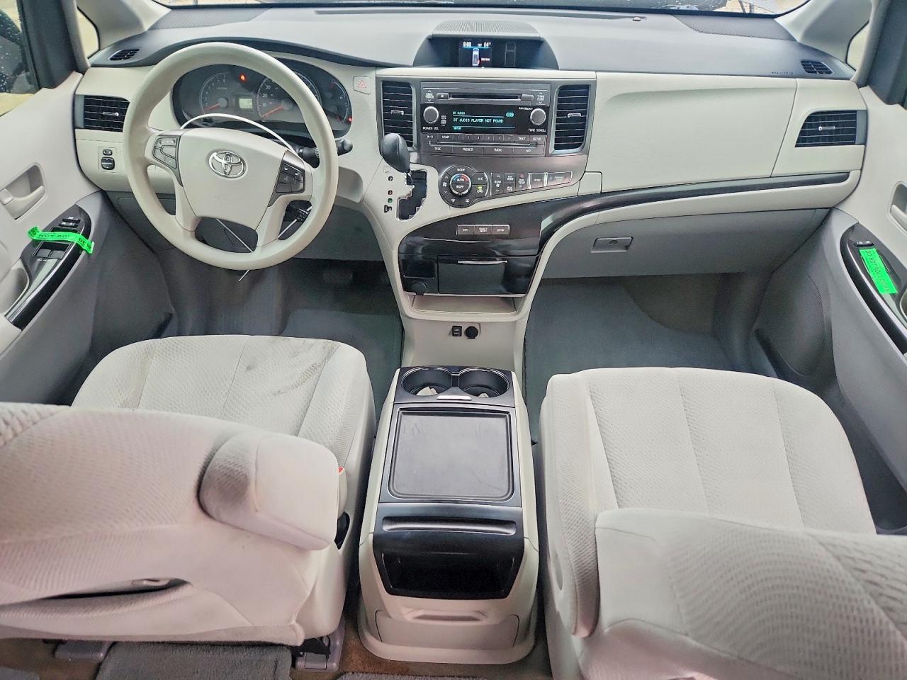 2013 TOYOTA SIENNA LE 8-PASSENGER photo 15