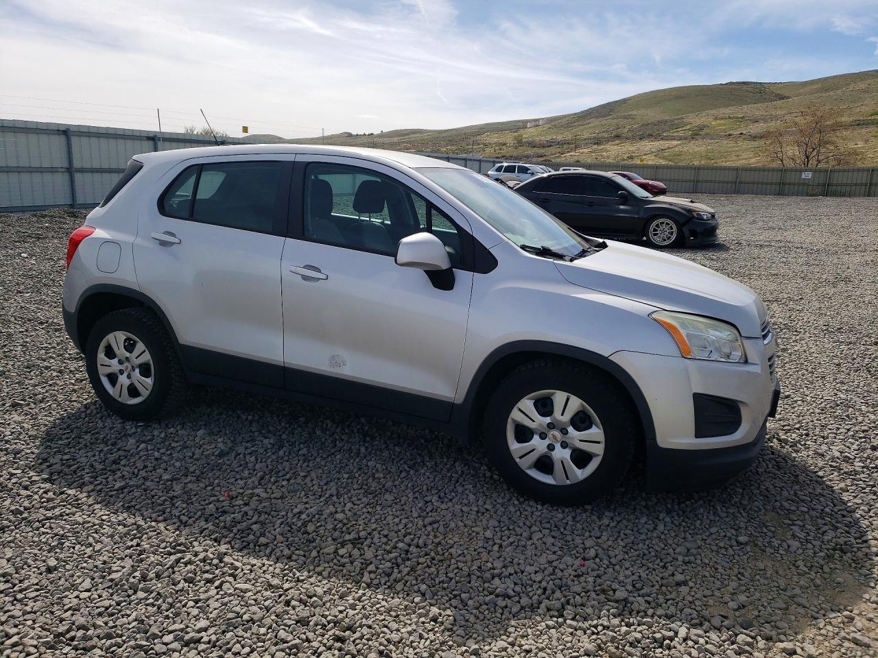 2015 CHEVROLET TRAX LS photo 4