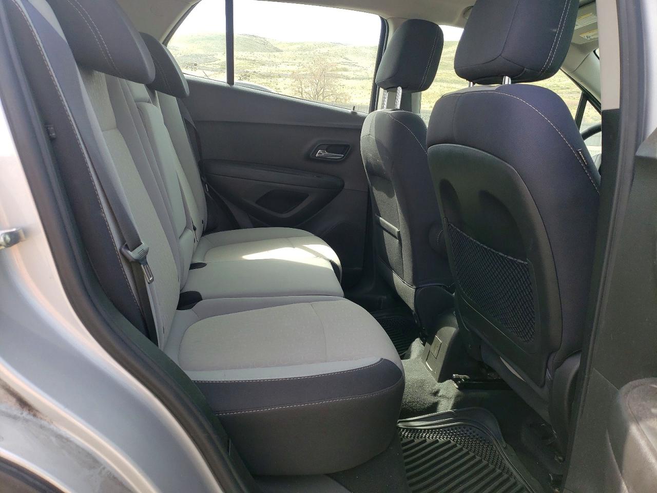 2015 CHEVROLET TRAX LS photo 11