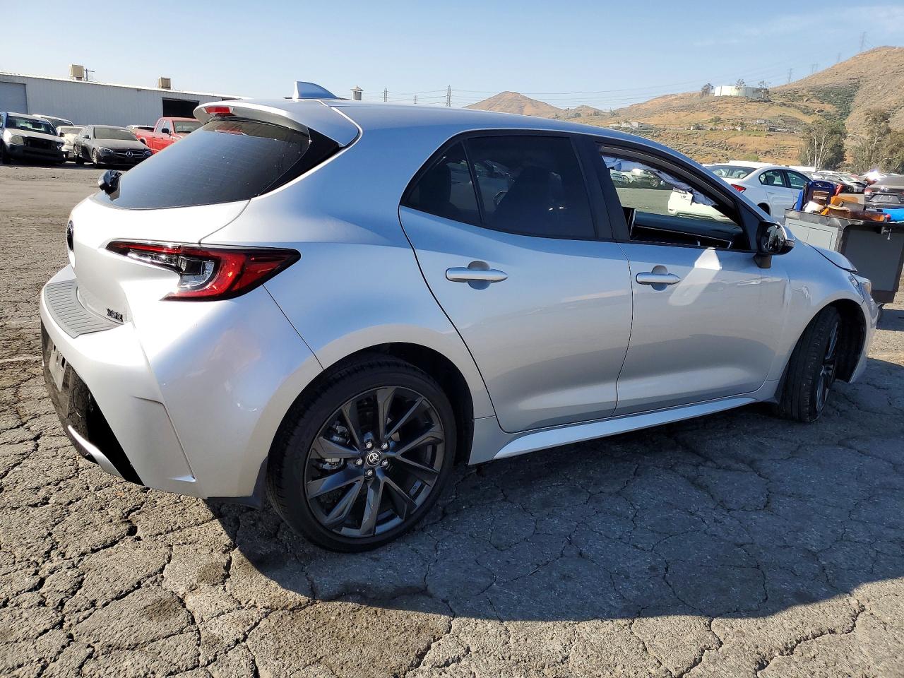 2024 TOYOTA COROLLA XSE photo 3
