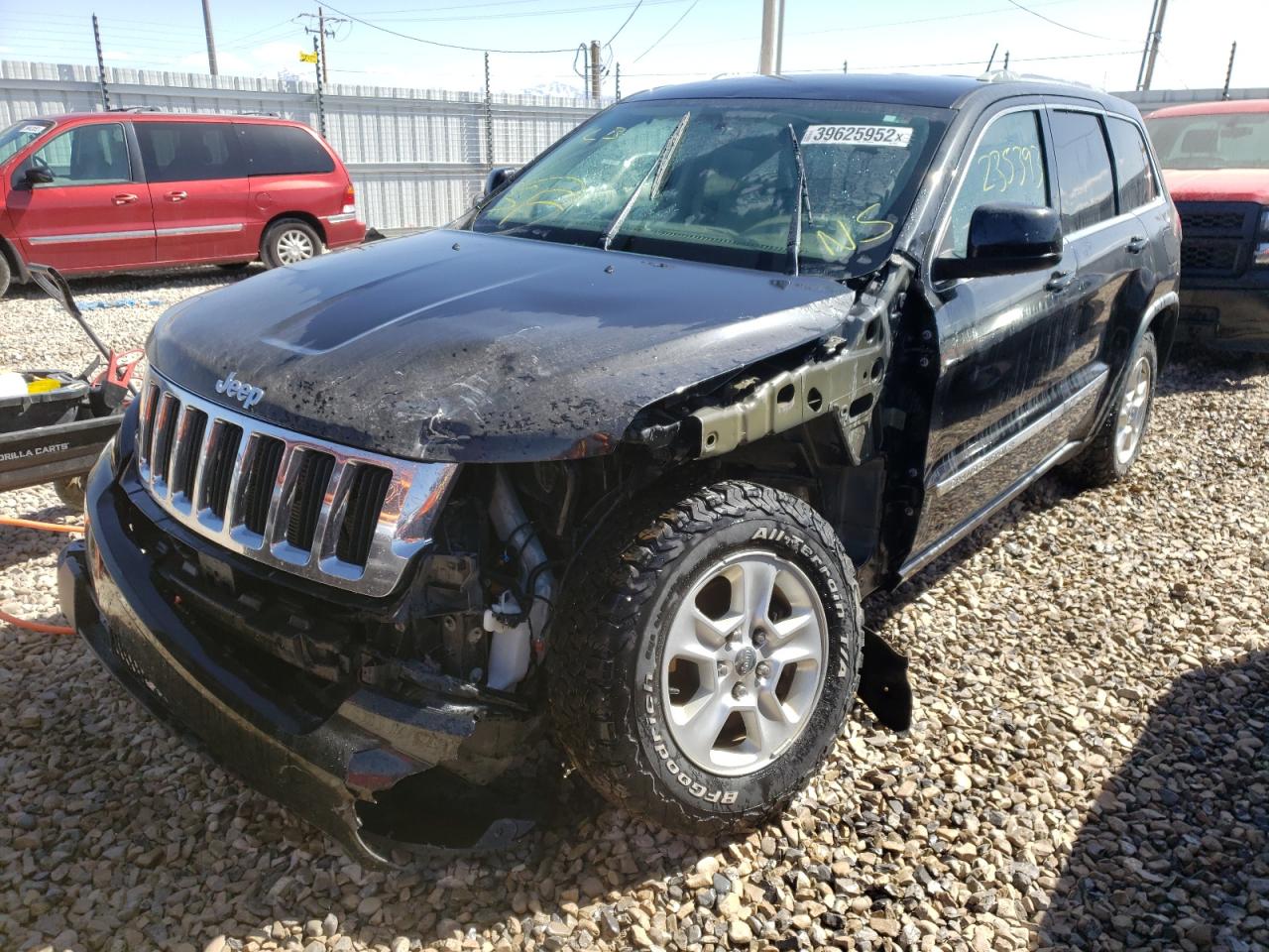 2011 JEEP GRAND CHEROKEE LAREDO photo 3