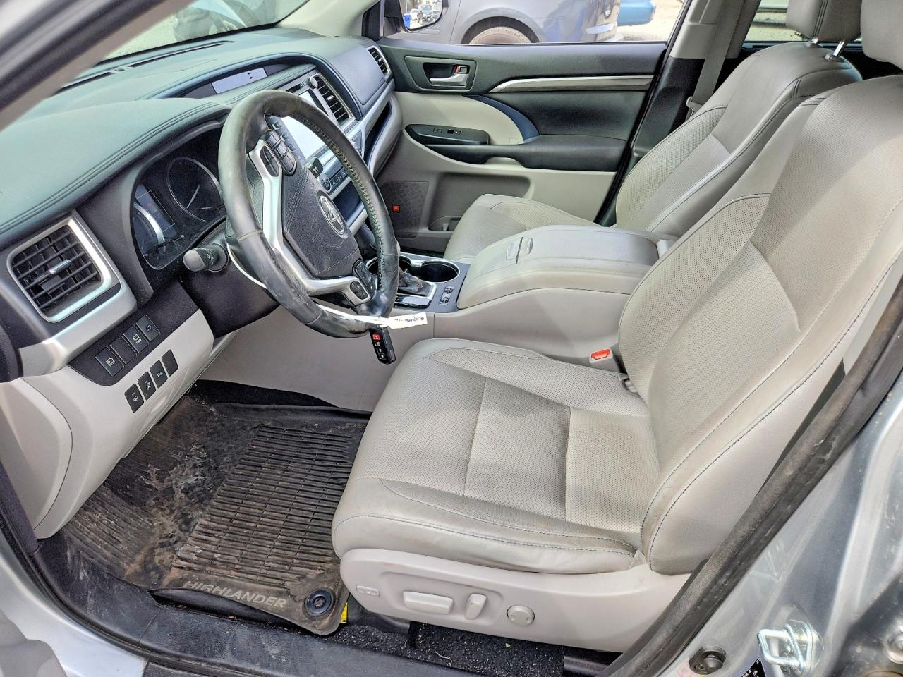 2017 TOYOTA HIGHLANDER HYBRID LIMITED PLATINUM photo 19