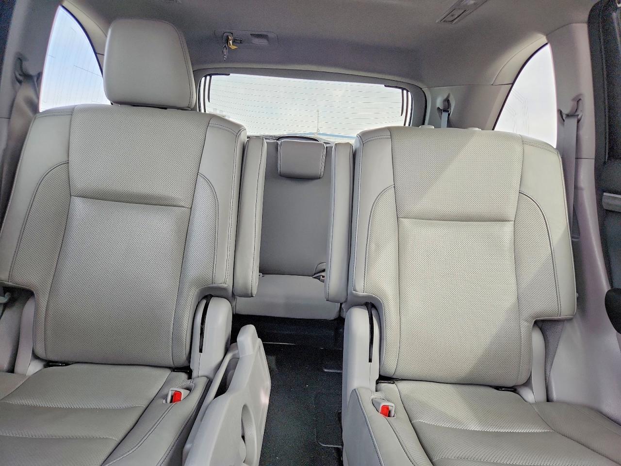 2017 TOYOTA HIGHLANDER HYBRID LIMITED PLATINUM photo 28